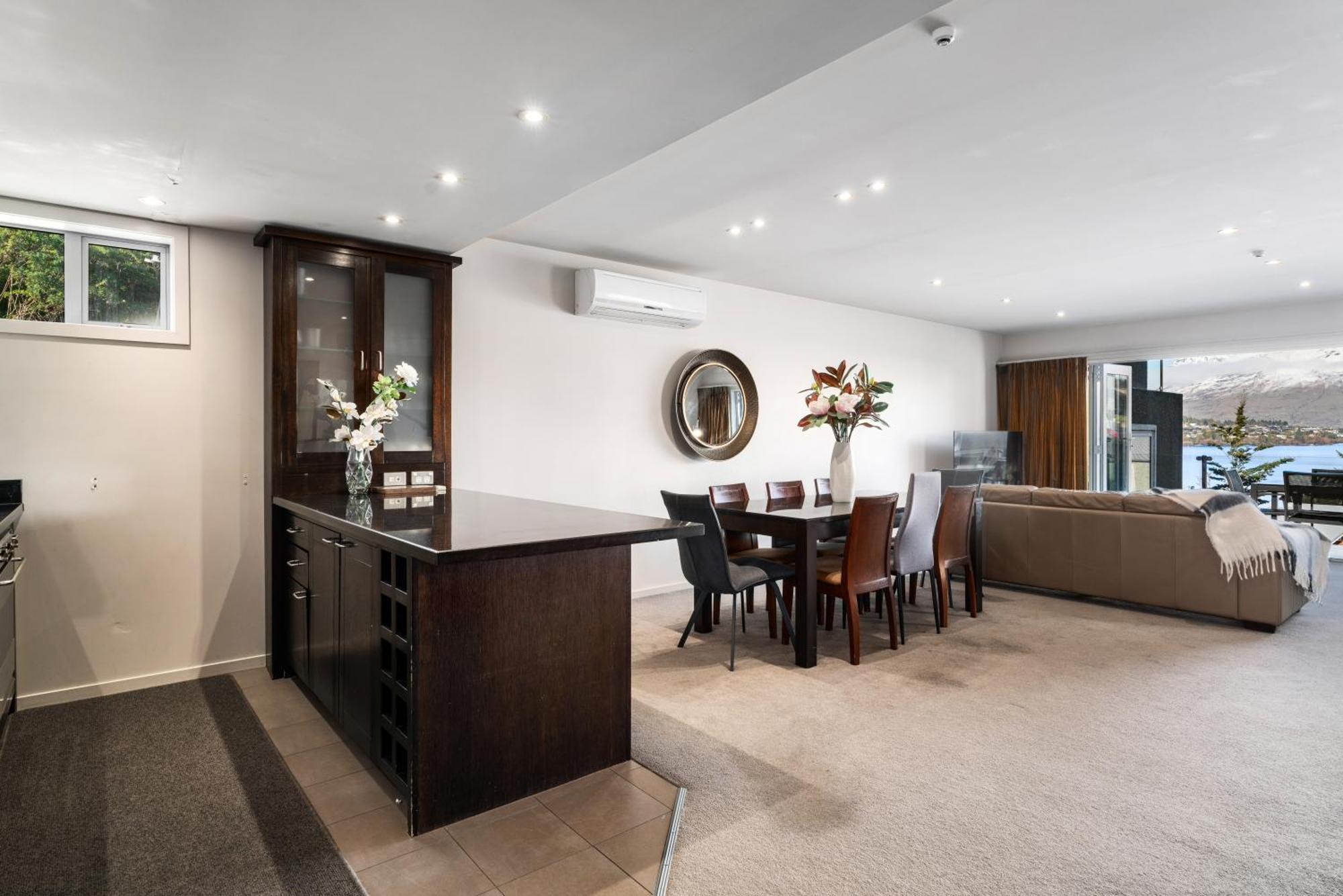 Lakefront Living - 4 Bedrm Apartment Alpine Vilage Куийнстаун Екстериор снимка